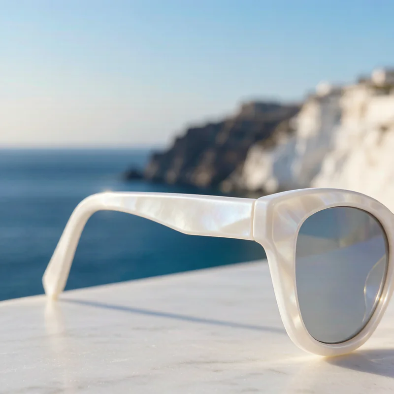 Seafoam LIFT - Pearl lifestyle view