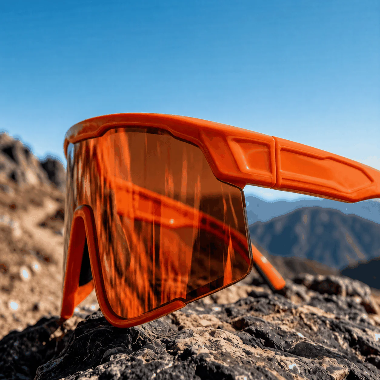 Flux SHADE - Orange lifestyle view