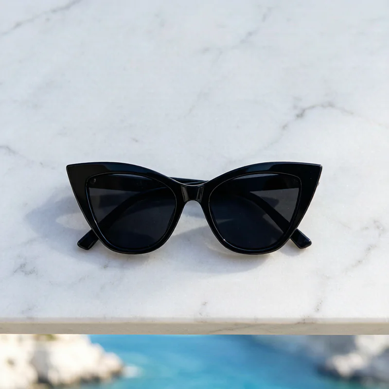 Coastline LIFT - Black material detail