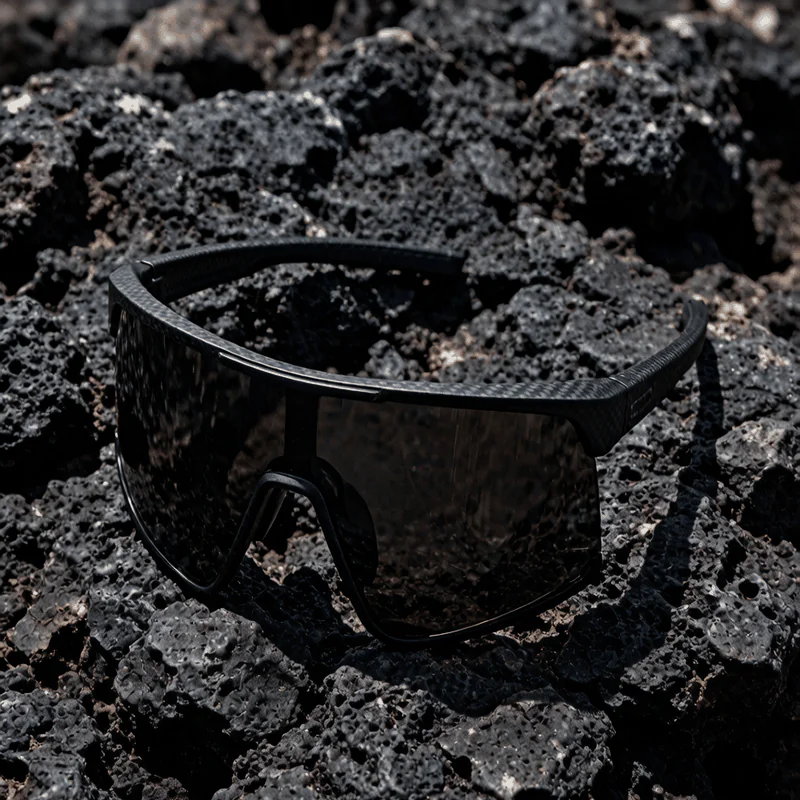 Summit SHADE - Carbon material detail
